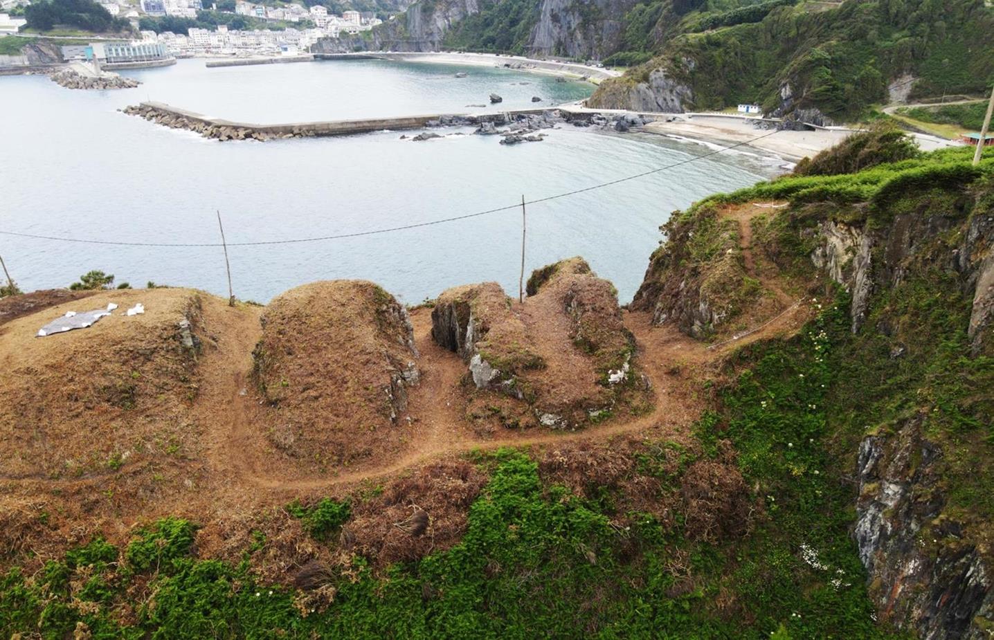 Imaxe de: El CSIC presenta los resultados de sus investigaciones en el castro de Puntamuyeres, en Luarca